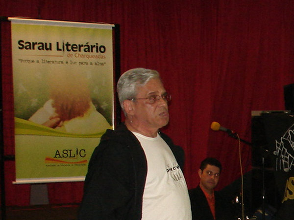 O poeta gaúcho, colega de Recanto das Letras, fez uma palestra instigante no V Sarau.